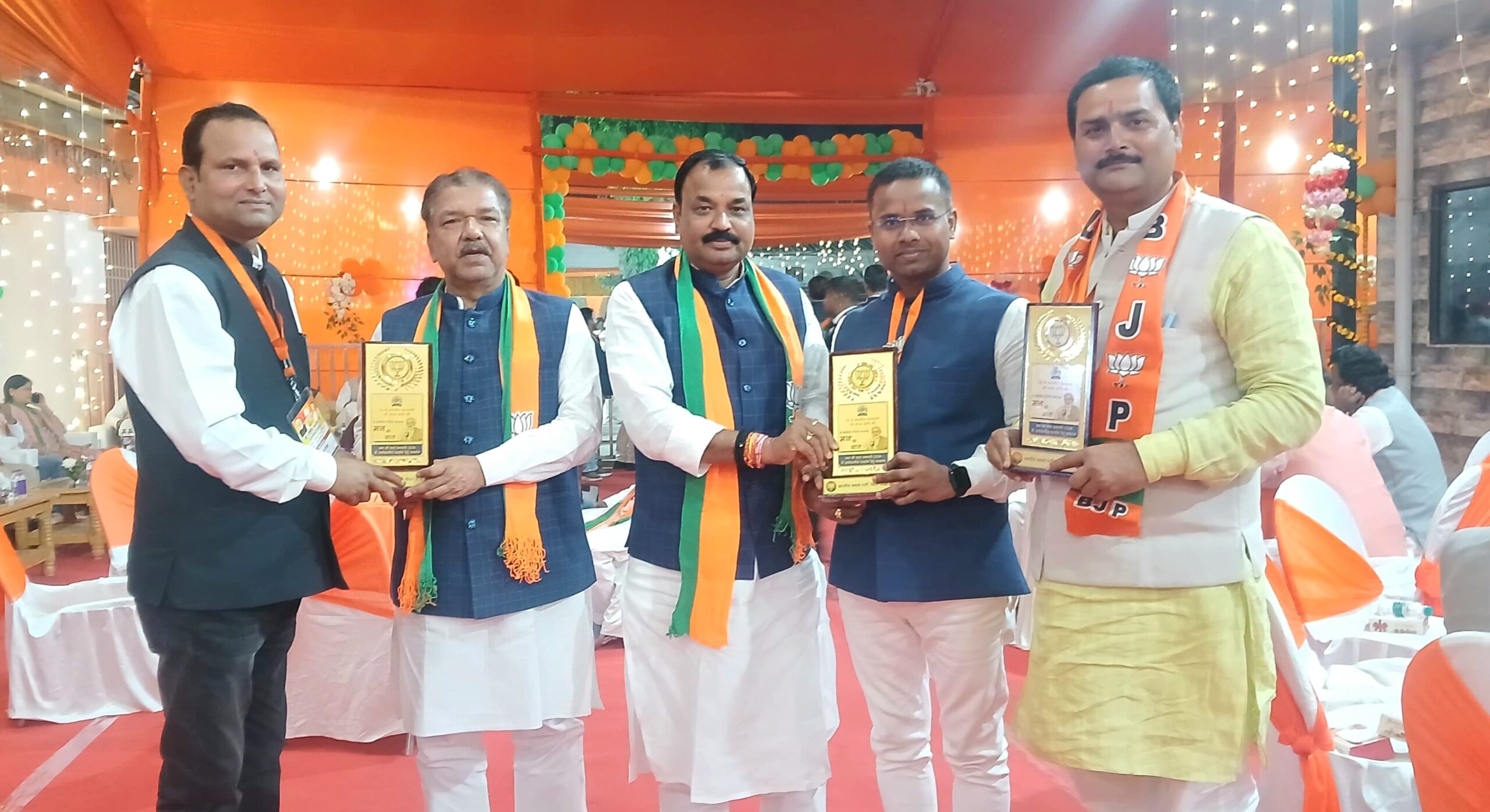 पटना भाजपा प्रदेश कार्यालय में मन की बात एपिसोड-130 के दौरान रुपौली मंडल अध्यक्ष संजय कुमार जायसवाल सम्मानित